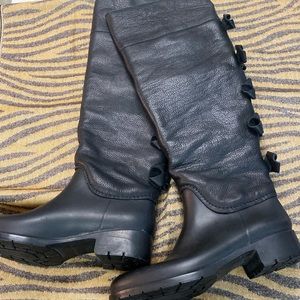 Leather boots w/ bows!
